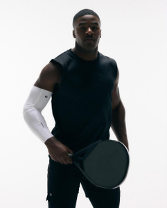 ENGINEERED PERFORMANCE Manchon de compression pour coude
