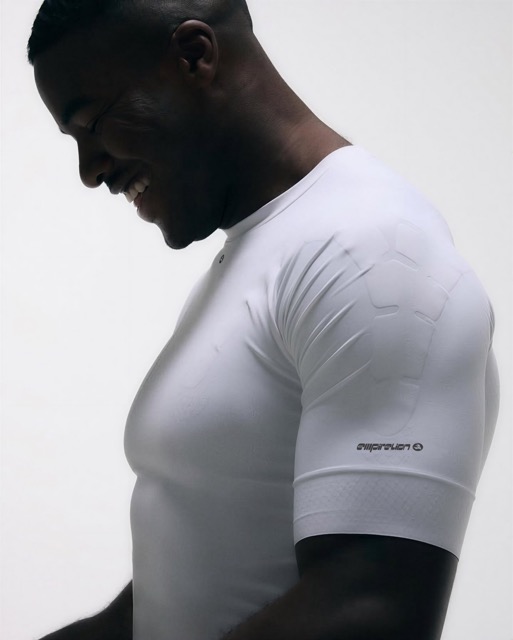 Pourquoi les vêtements de performance techniques d'EMPIRELION se démarquent : les principaux avantages explorés