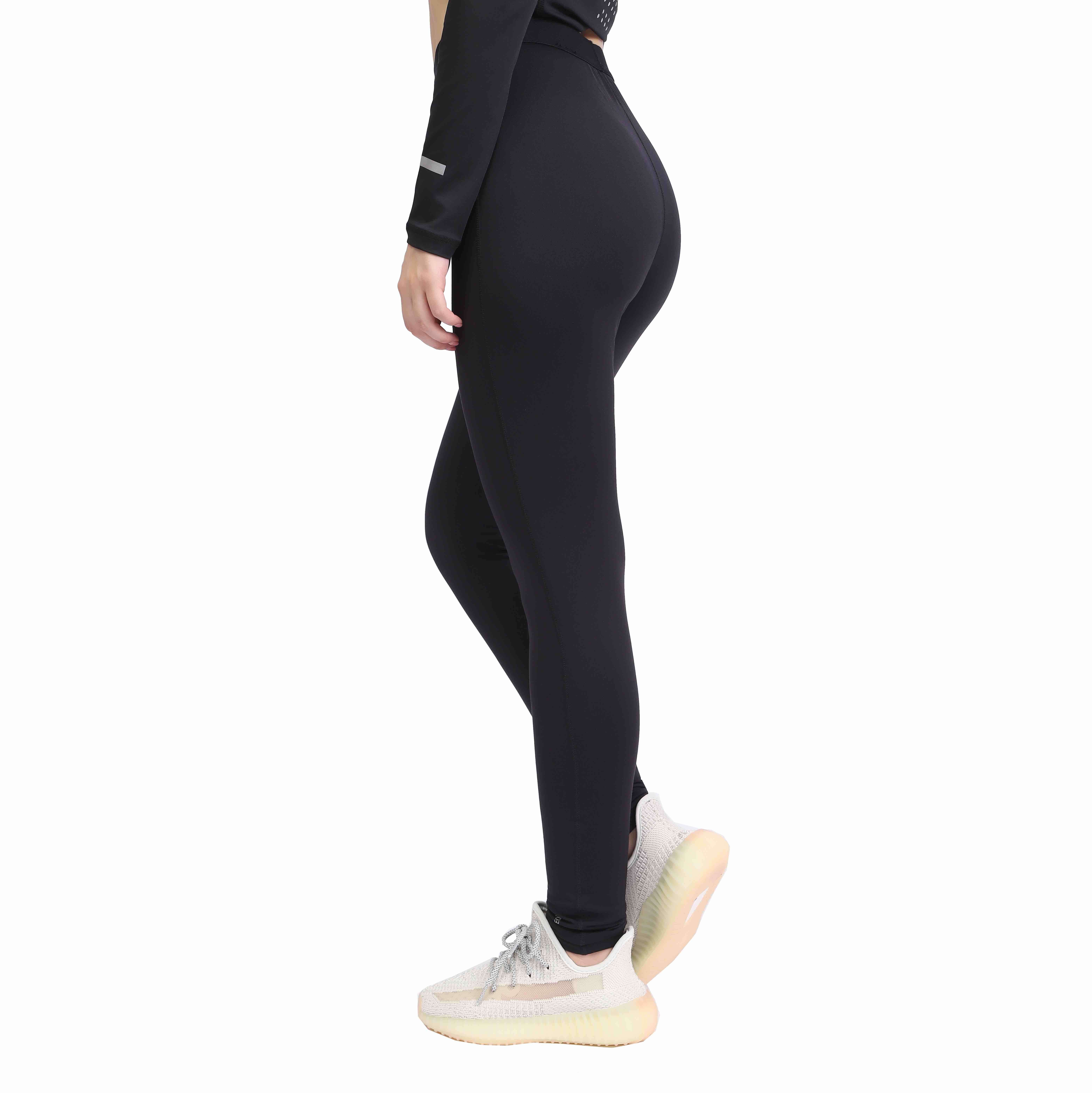 La chaleur confortable aux femmes Bâle de base confortable legging