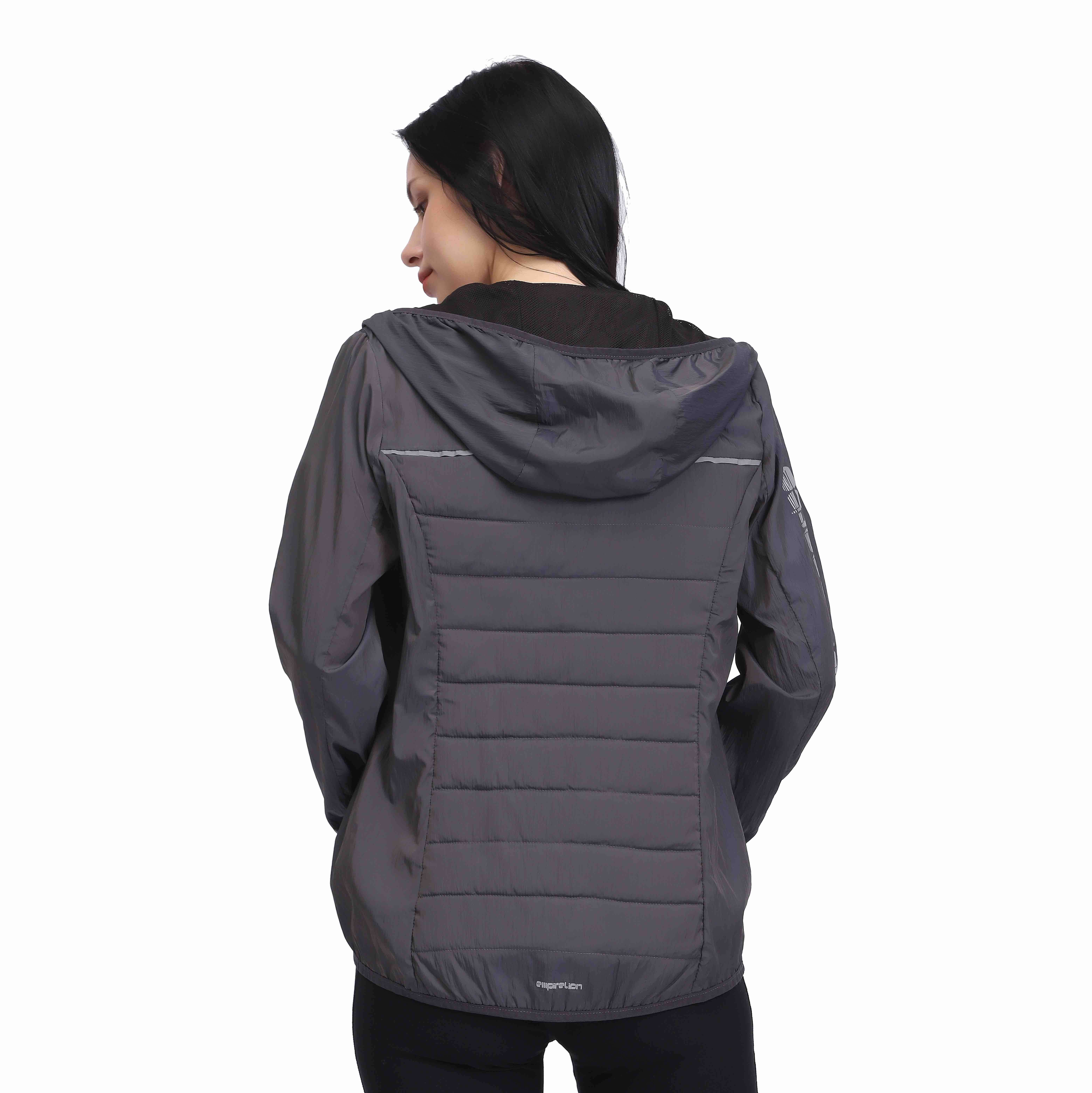 Veste à capuche légère hybride matelassée et isolée pour femme