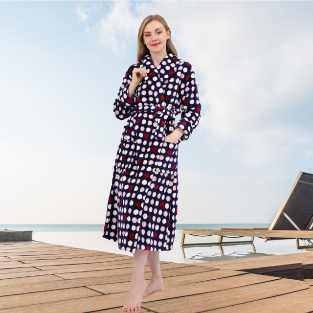 Robe en toison de flanelle pour femmes, peluche chaude et longue peinture pour femmes châle collier de nuit avec poches