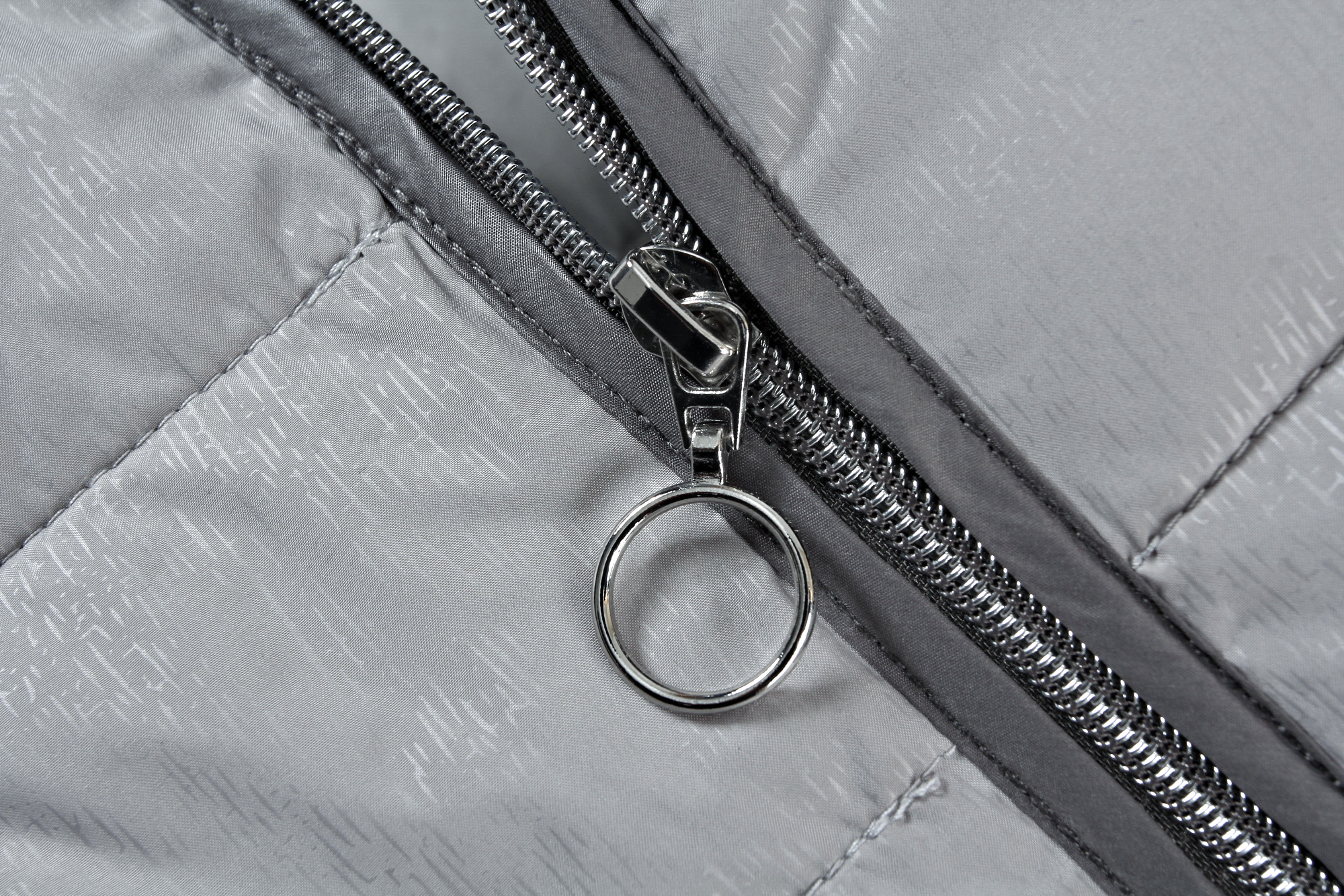 Plaquette &agrave; zip en nylon comme en m&eacute;tal